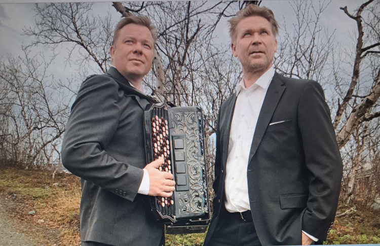 Runolle ruvetaan ja haitari soi Matti Ristinen ja Reijo Kumpulainen