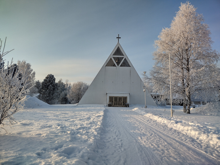 kirkko talvi