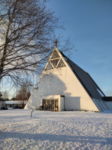Talvinen kuva Kolarin kirkosta